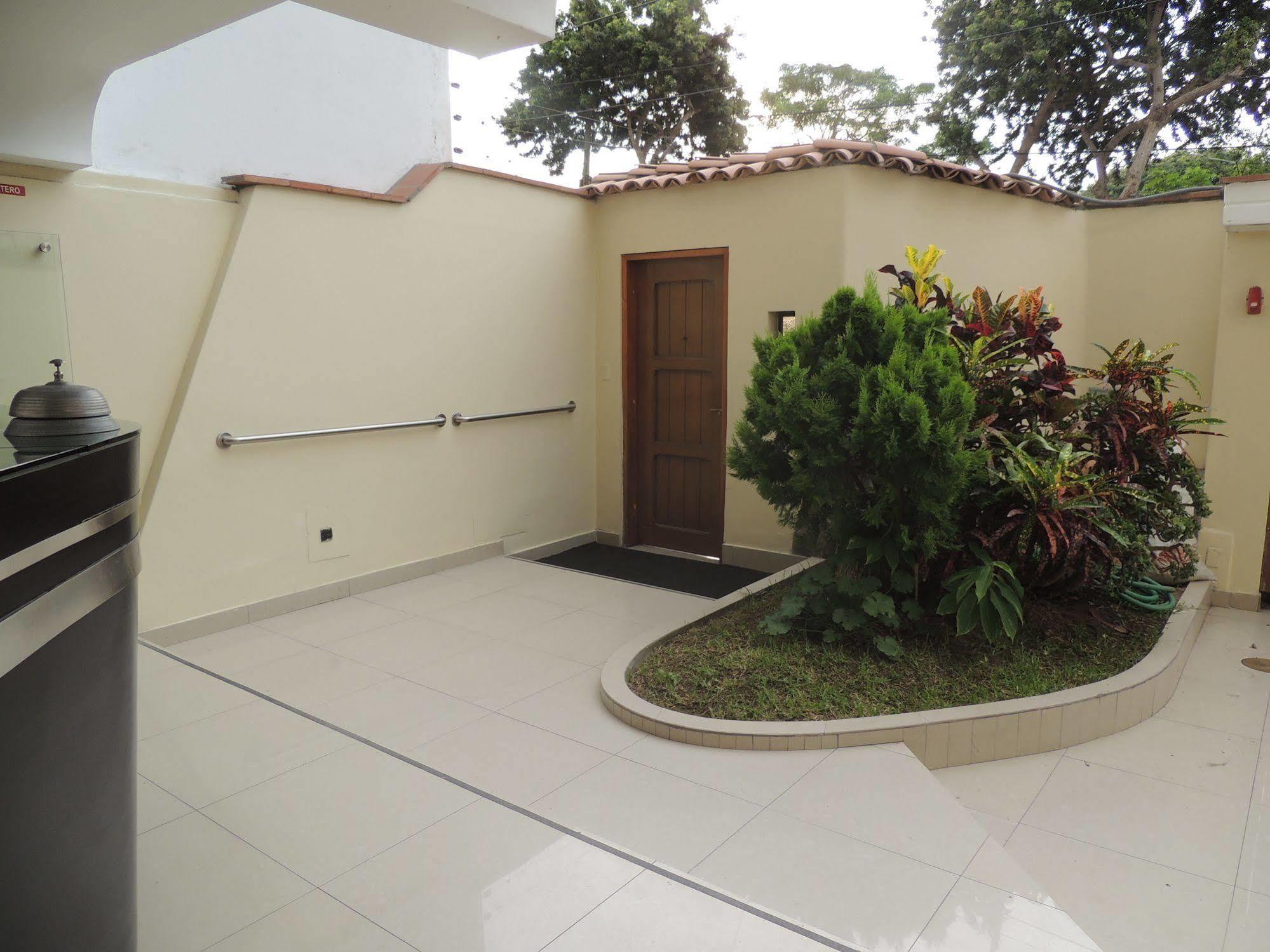 Hotel Awanka 2*